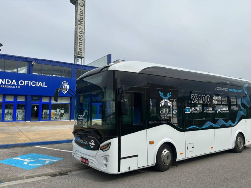 LINEcar añade nuevo autobús a su flota